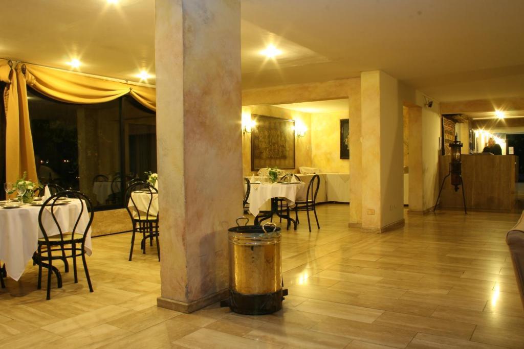 Hotel Acacias De Vitacura Santiago Kültér fotó